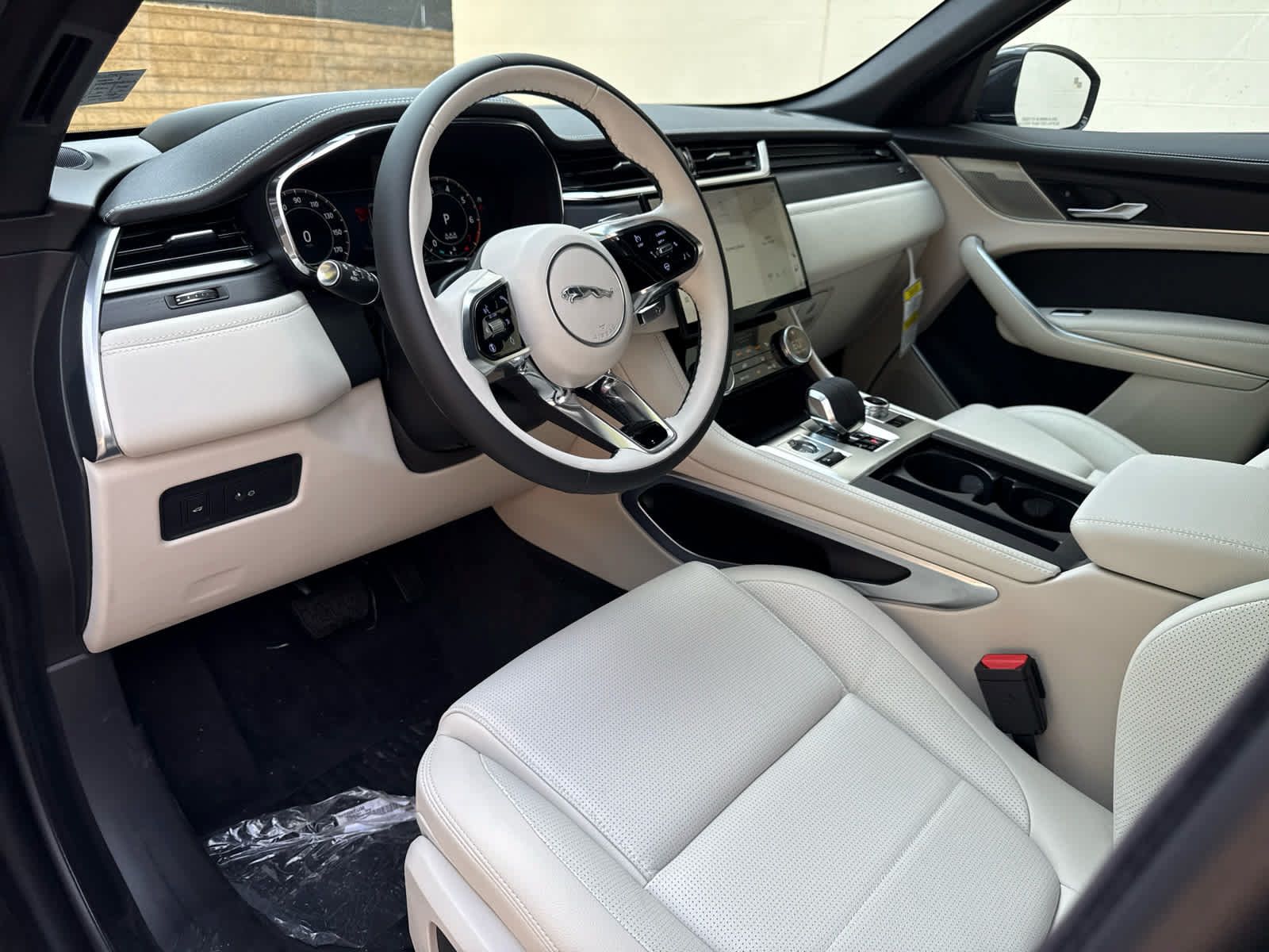 Used 2026 Jaguar F-PACE R-Dynamic S AWD/4WD image 14