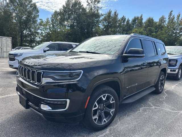 Used 2024 Jeep Wagoneer Series III AWD/4WD image 15