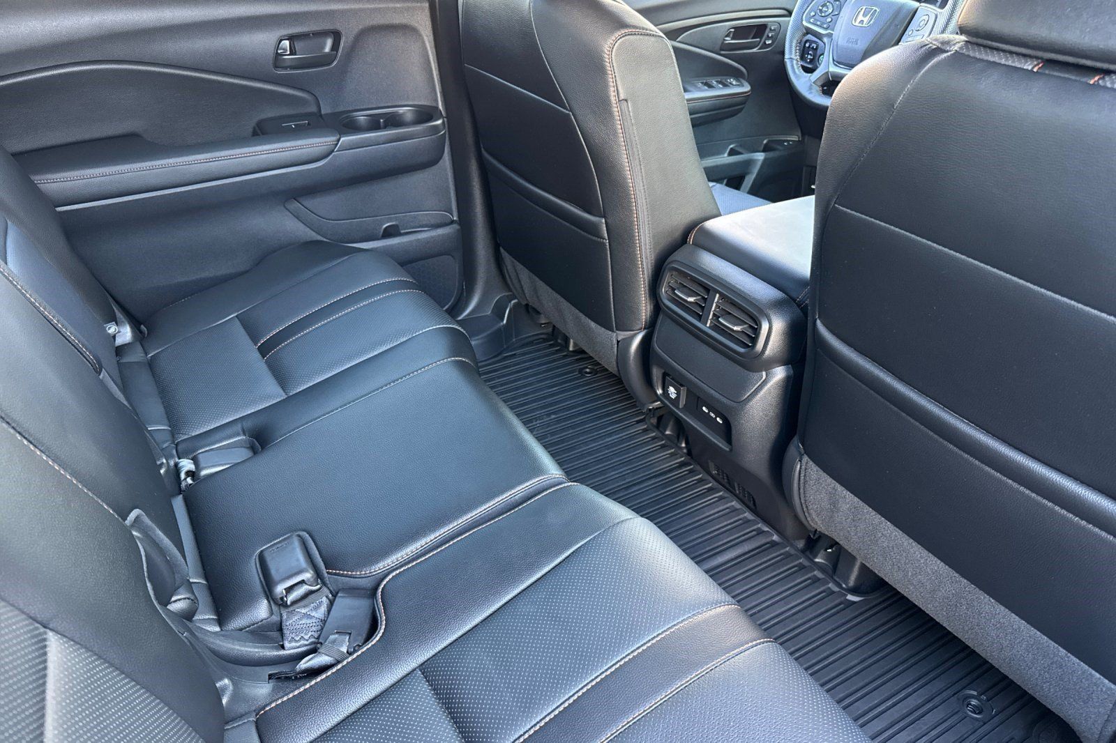 Used 2025 Honda Passport TrailSport image 33