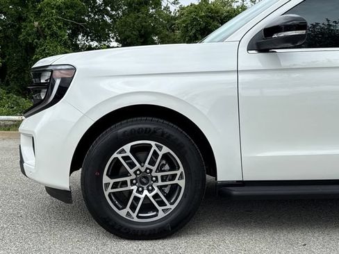 New 2026 Ford Expedition Active RWD image 5