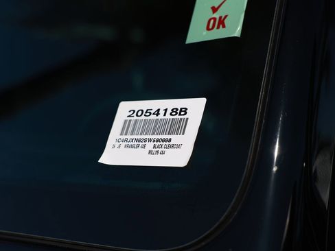Used 2025 Jeep Wrangler Unlimited Sport S 4xe AWD/4WD image 41