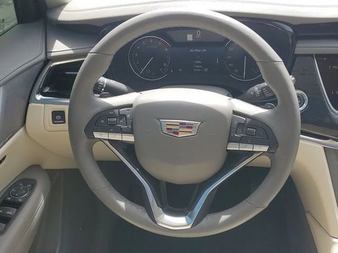 Certified 2023 Cadillac XT6 Premium Luxury AWD/4WD image 30
