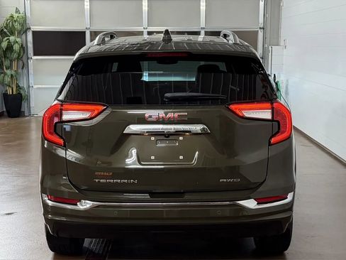 Used 2024 GMC Terrain Denali w/ Denali Premium Package AWD/4WD image 4