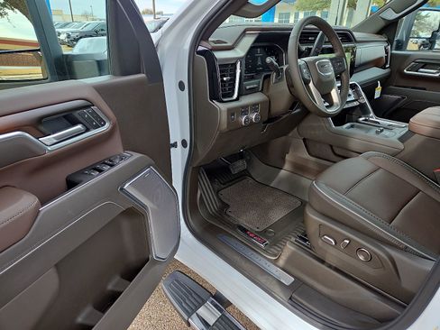 New 2026 GMC Sierra 2500 Denali w/ Denali Reserve Package image 10
