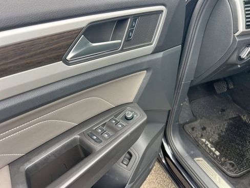 Used 2023 Volkswagen Atlas SE image 18