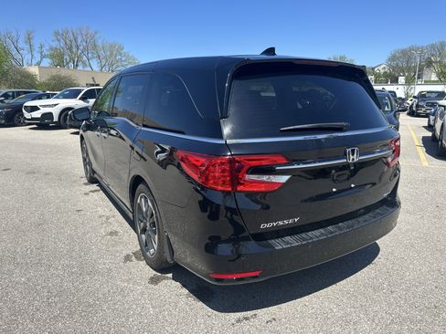 Certified 2024 Honda Odyssey Elite image 5