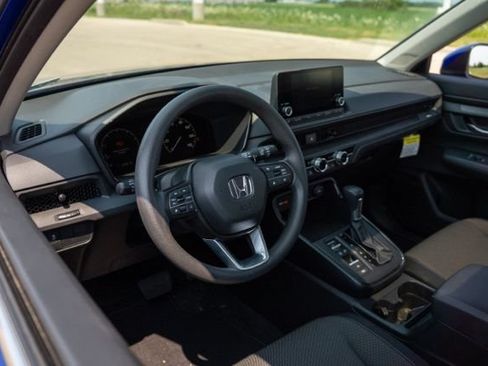 Used 2025 Honda CR-V EX image 13