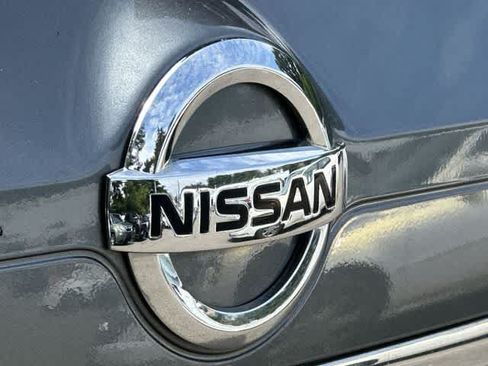 Used 2015 Nissan Rogue SV w/ SV Premium Package AWD/4WD image 19