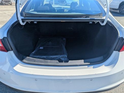 Used 2024 Chevrolet Malibu LT image 9