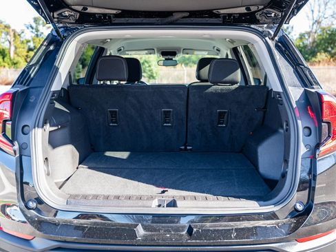 Used 2024 GMC Terrain SLE image 15