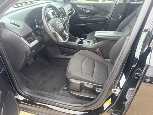 Used 2024 GMC Terrain SLE FWD image 16