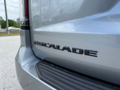 Used 2023 Cadillac Escalade V w/ LPO, ONYX Package AWD/4WD image 14