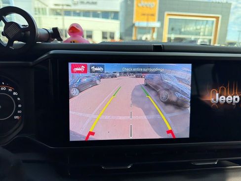 Used 2024 Jeep Wrangler Unlimited Rubicon image 13