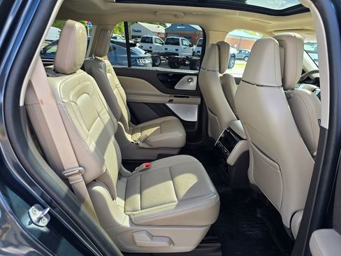 Used 2022 Lincoln Aviator Reserve w/ Equipment Group 201A AWD/4WD image 12