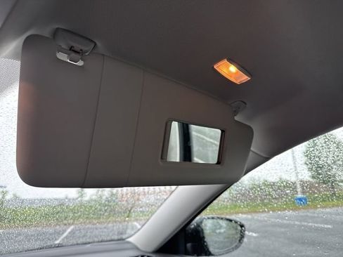 Used 2022 Volkswagen Passat 2.0T image 22