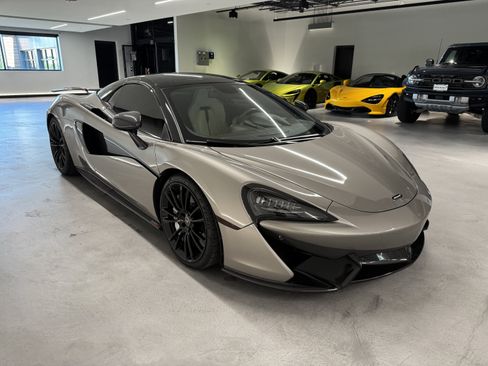 Used 2018 McLaren 570S Spider RWD image 7