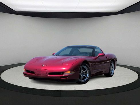 Used 2002 Chevrolet Corvette Coupe w/ Preferred Equipment Group2 RWD image 1