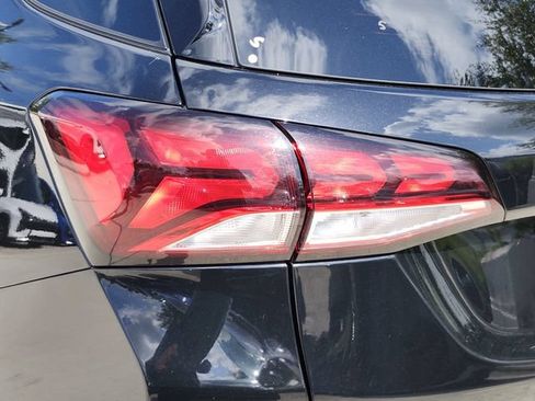 Used 2024 Chevrolet Equinox LT FWD image 14