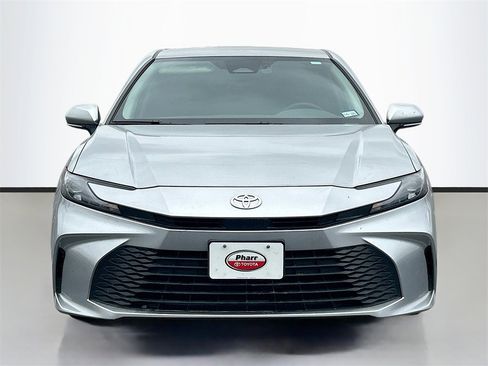 Used 2025 Toyota Camry LE image 2