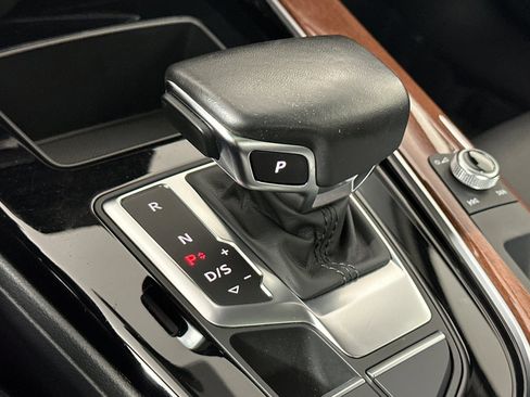 Used 2024 Audi A4 2.0T Premium w/ Convenience Package image 19