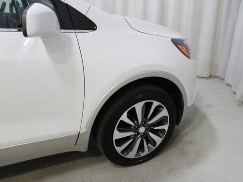 Used 2022 Buick Encore Preferred AWD/4WD image 34