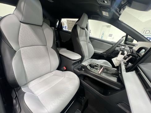 New 2026 Subaru Solterra AWD/4WD image 24