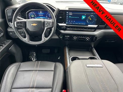 Used 2024 Chevrolet Silverado 3500 High Country w/ High Country Premium Package image 4