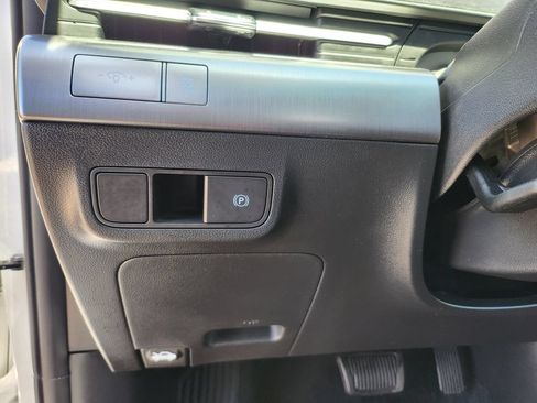 Certified 2025 Hyundai Kona SE FWD image 31