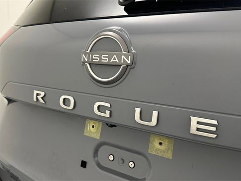 Certified 2023 Nissan Rogue Platinum w/ Platinum Premium Package image 20