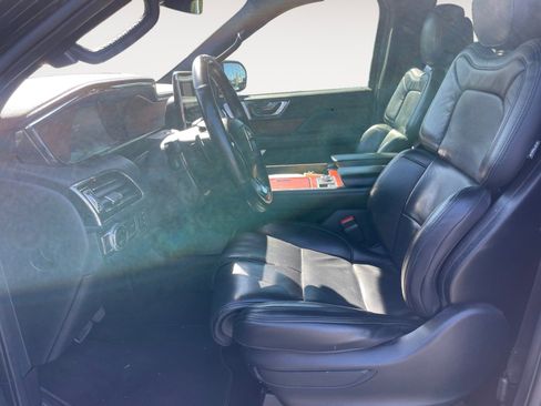 Used 2021 Lincoln Navigator Reserve image 14
