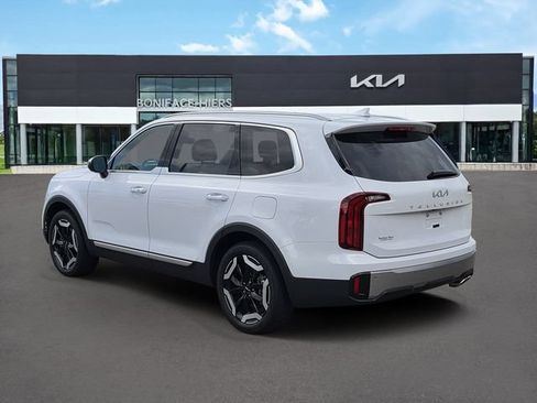 Certified 2025 Kia Telluride S FWD image 3
