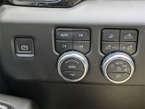 Used 2024 GMC Sierra 2500 AT4 w/ AT4 Premium Plus Package image 27