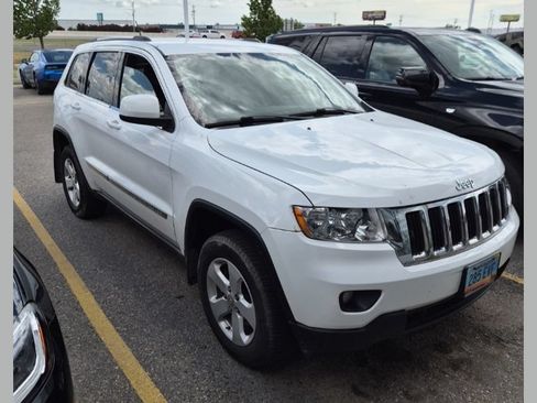 Used 2013 Jeep Grand Cherokee Laredo AWD/4WD image 1