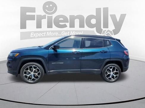 Used 2024 Jeep Compass Limited AWD/4WD image 2
