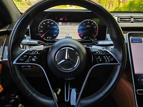 Used 2023 Mercedes-Benz S 500 4MATIC w/ AMG Line image 35