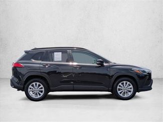 Used 2022 Toyota Corolla Cross LE FWD video 4