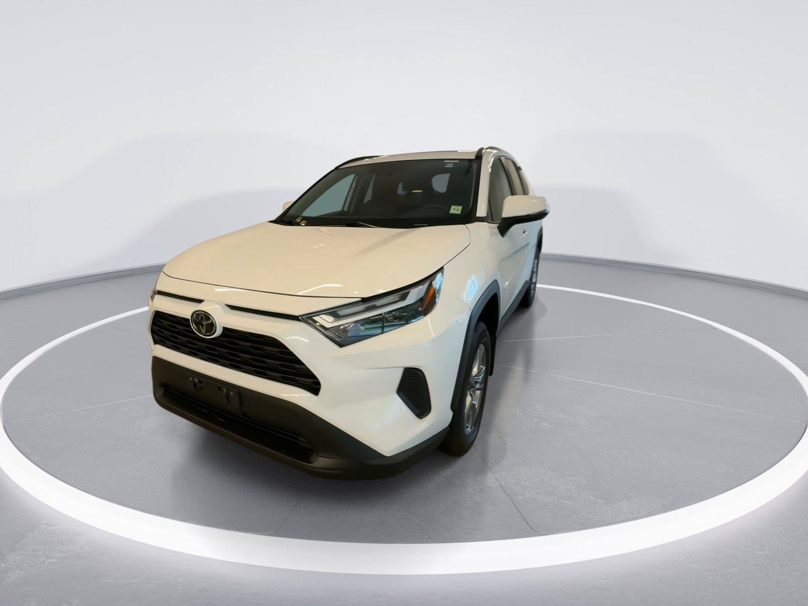 Used 2024 Toyota RAV4 XLE w/ Convenience Package AWD/4WD image 4