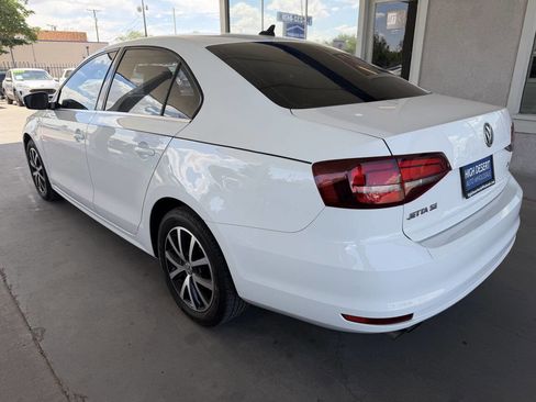 Used 2017 Volkswagen Jetta SE FWD image 6