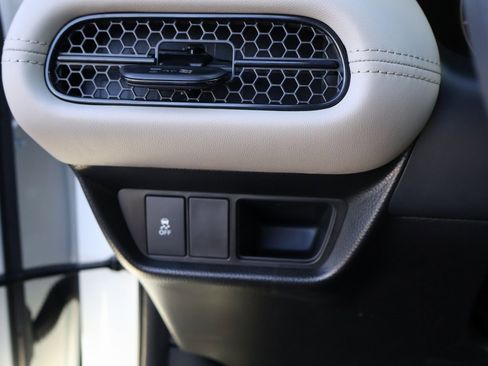 New 2026 Honda HR-V LX image 36