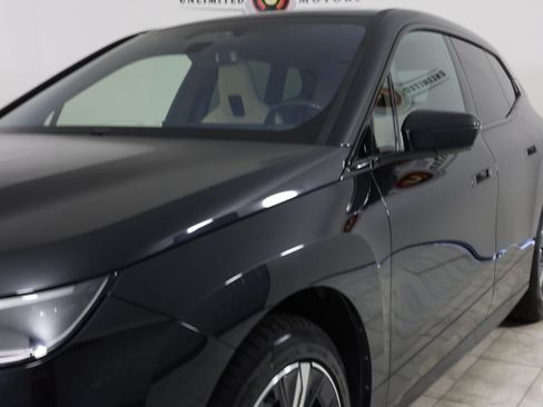 Used 2024 BMW iX xDrive50 w/ Premium Package AWD/4WD image 37