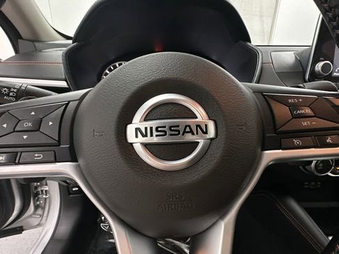 Used 2022 Nissan Altima 2.5 SR image 18