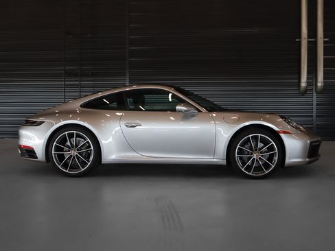 Used 2023 Porsche 911 Carrera w/ Premium Package RWD image 11