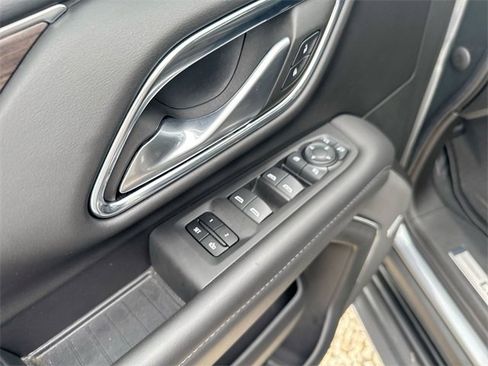 Used 2022 Chevrolet Tahoe LT w/ Luxury Package image 19