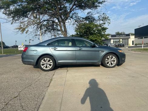 Used 2010 Ford Taurus SEL FWD image 2