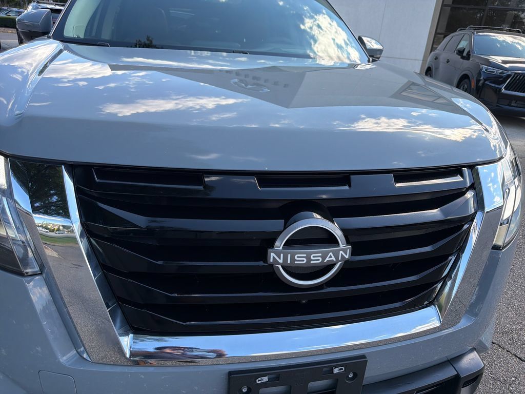 Used 2023 Nissan Pathfinder Platinum w/ Cargo Package AWD/4WD image 15