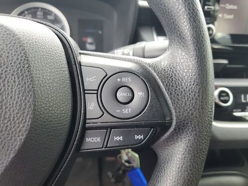 Used 2020 Toyota Corolla LE FWD image 27