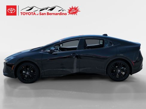 New 2026 Toyota Prius FWD image 2