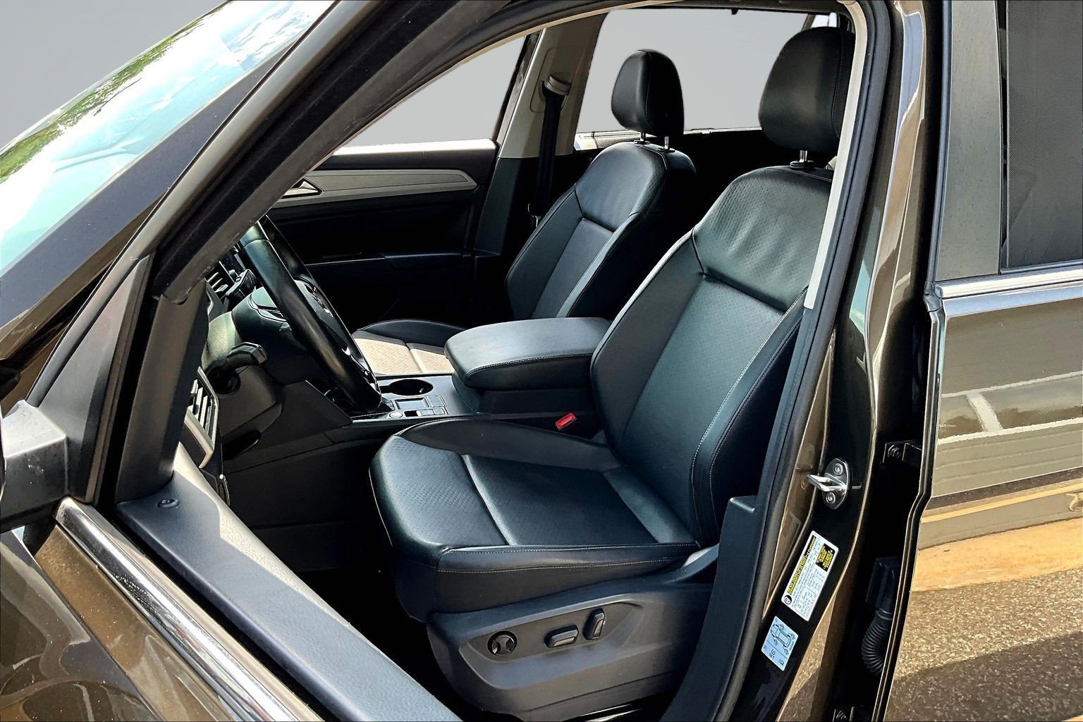 Used 2019 Volkswagen Atlas SE w/ Towing Package FWD image 18