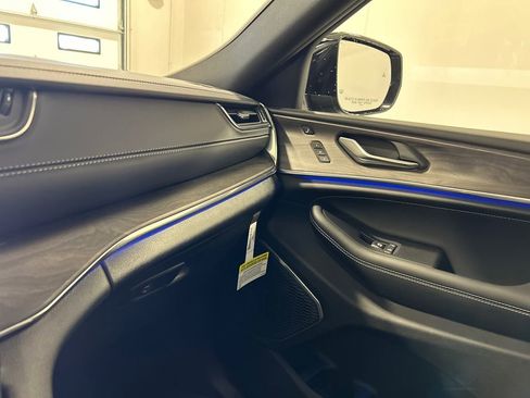 New 2025 Jeep Grand Cherokee Overland w/ Adv Protech Group III image 26