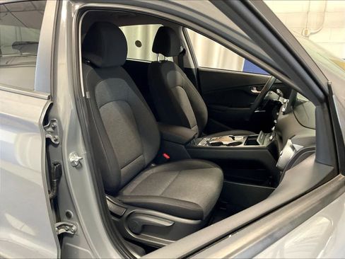 Used 2023 Hyundai Kona SE image 11